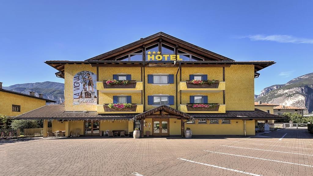 Hotel Garni La Vigna - Adult Friendly Сан-Микеле-аль-Адидже Экстерьер фото