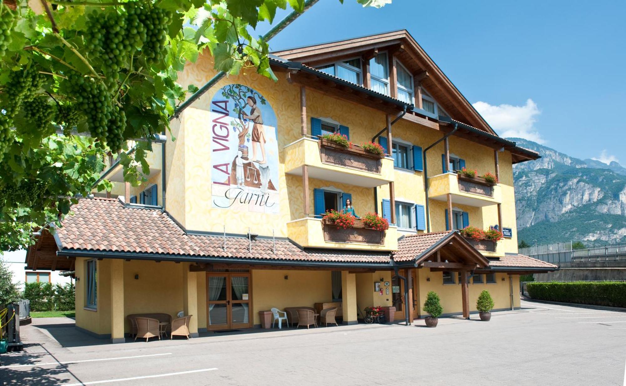 Hotel Garni La Vigna - Adult Friendly Сан-Микеле-аль-Адидже Экстерьер фото