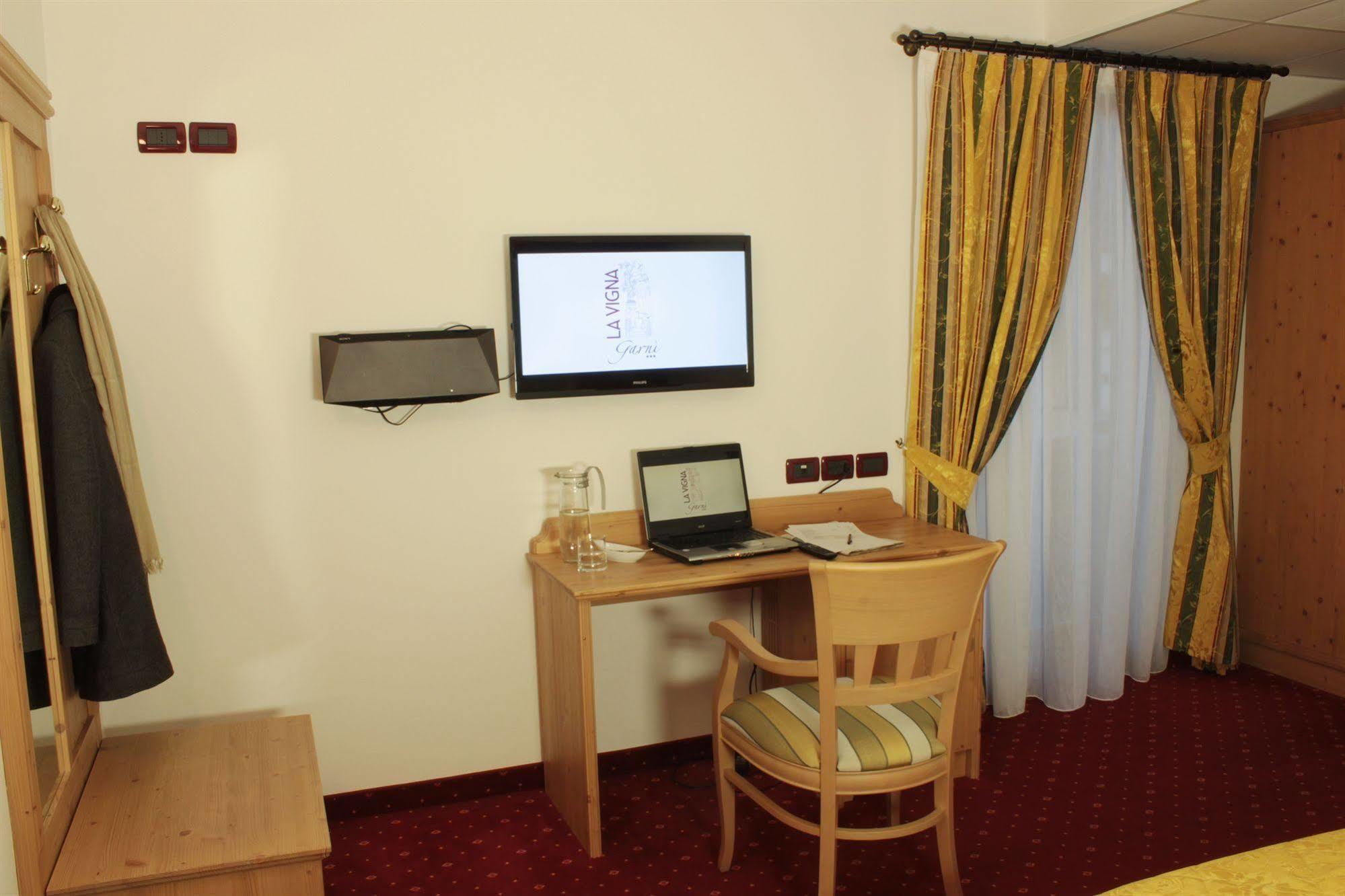 Hotel Garni La Vigna - Adult Friendly Сан-Микеле-аль-Адидже Экстерьер фото