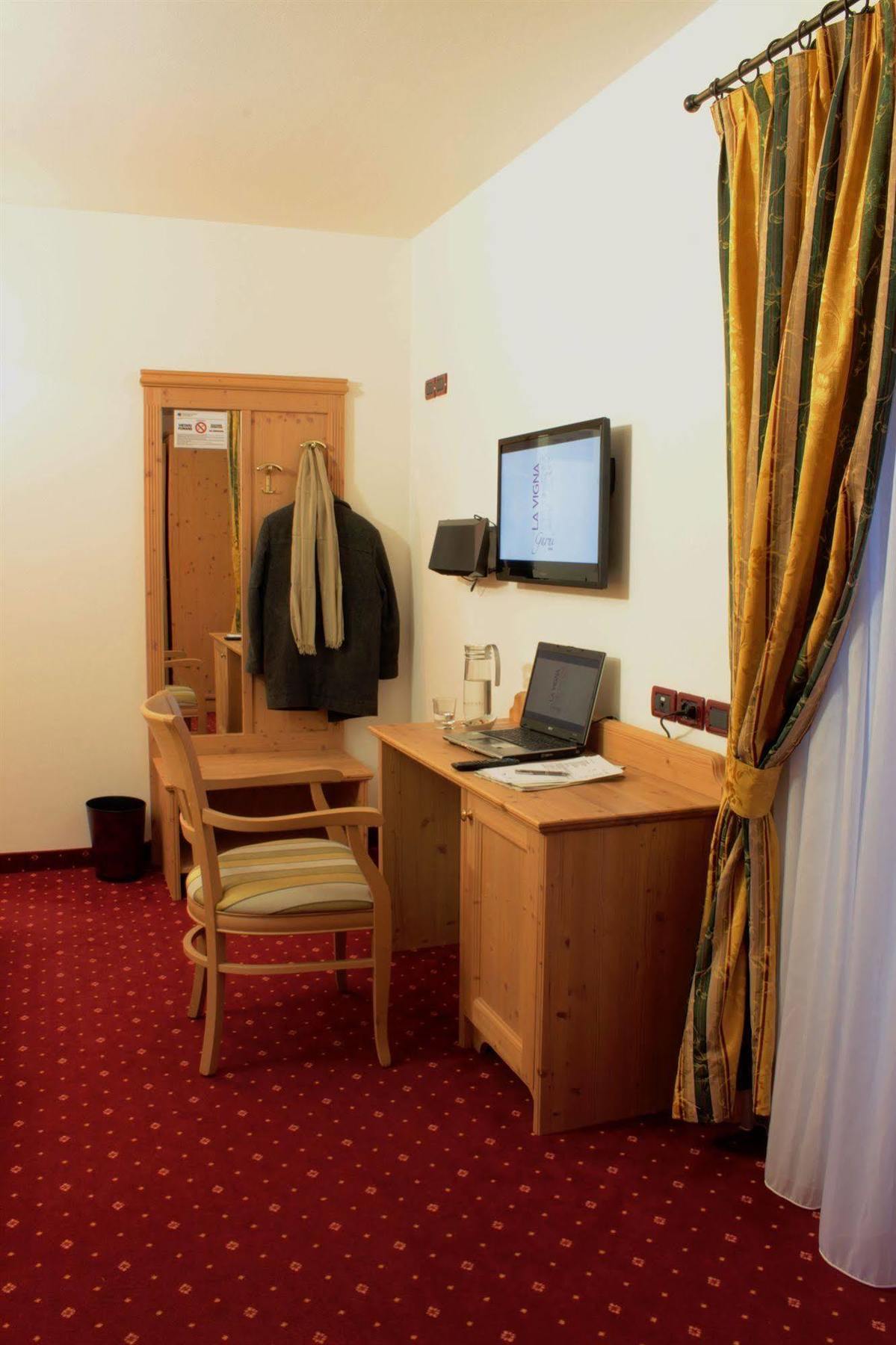 Hotel Garni La Vigna - Adult Friendly Сан-Микеле-аль-Адидже Экстерьер фото