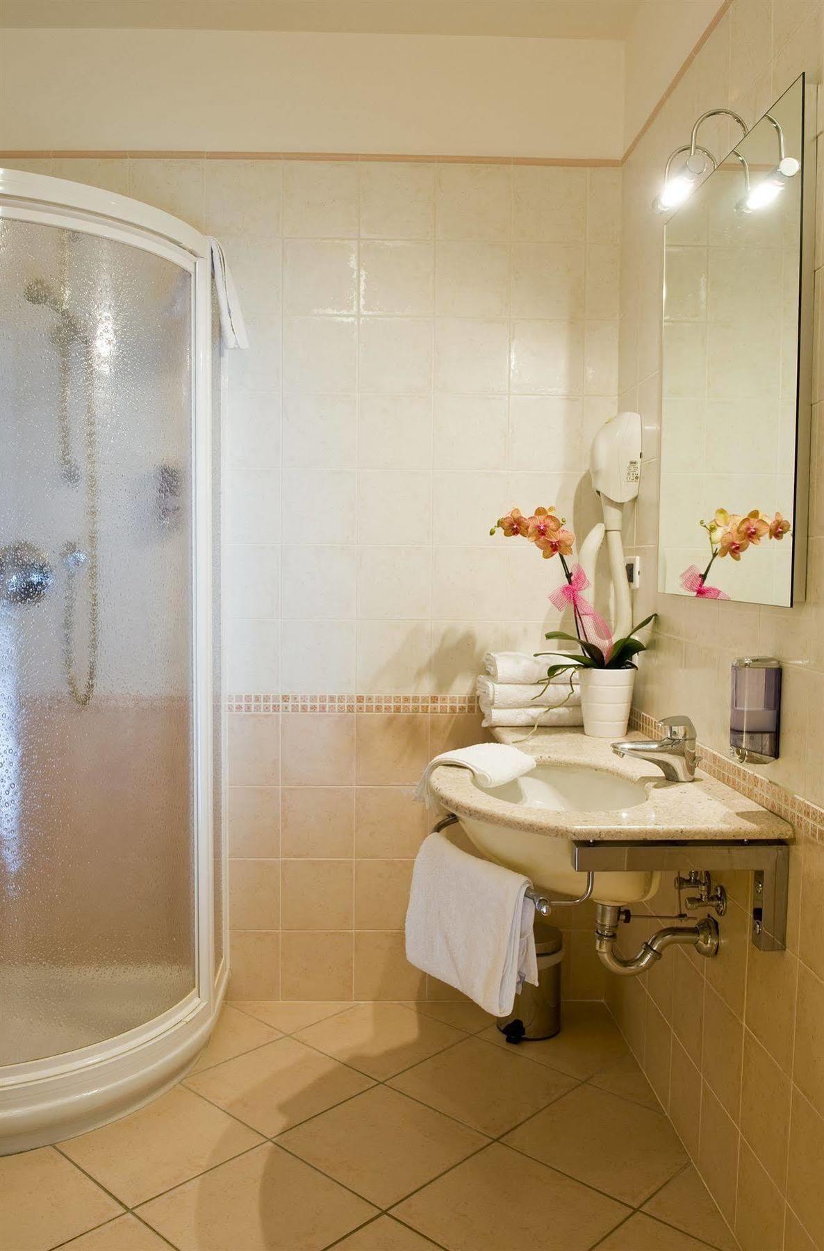 Hotel Garni La Vigna - Adult Friendly Сан-Микеле-аль-Адидже Экстерьер фото