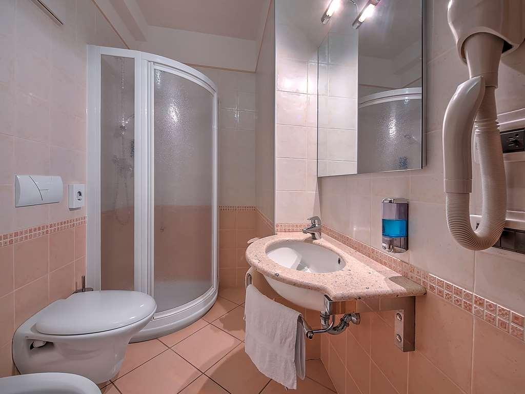 Hotel Garni La Vigna - Adult Friendly Сан-Микеле-аль-Адидже Номер фото
